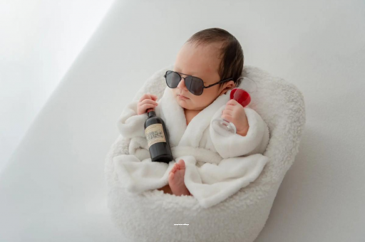 昆明宝宝几个月抬头稳 昆明宝宝几个月抬头稳